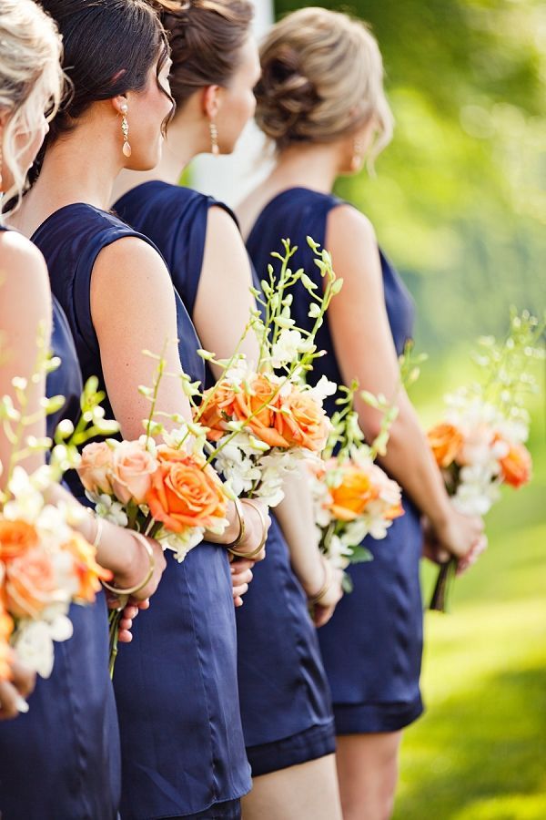 ブライズメイドメイドは"パステルカラー"じゃなくてもいい！？いい事だらけのダークドレス特集♡にて紹介している画像