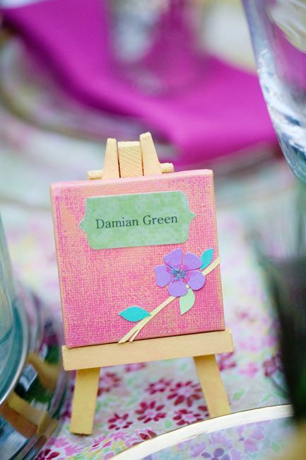 Cute Name Card Collection: Adorable Ideas to Use at Your Party!にて紹介している画像