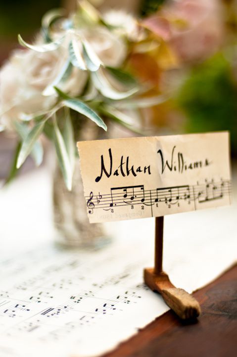 Cute Name Card Collection: Adorable Ideas to Use at Your Party!にて紹介している画像