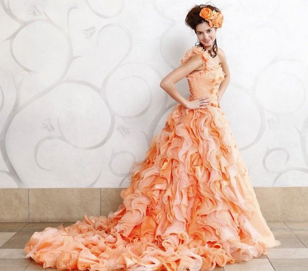 ふんわりパステルの幸せな色♡ドラジェカラーのウェデングドレスが可愛すぎる＊にて紹介している画像