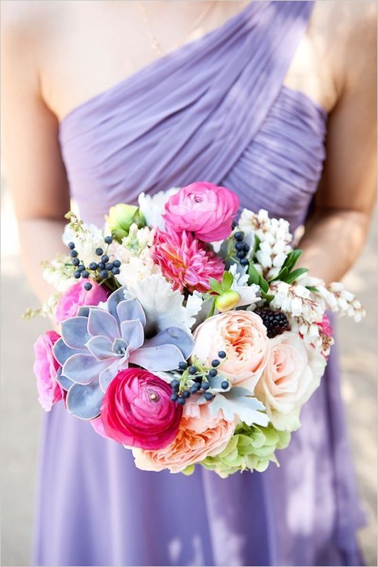 Adorably Soft♡ A Collection of Lavender-Colored Bridesmaid Dressesにて紹介している画像