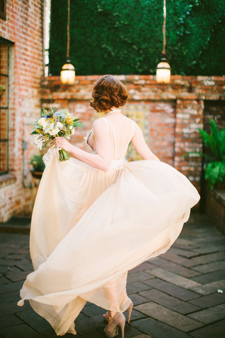 ふんわりパステルの幸せな色♡ドラジェカラーのウェデングドレスが可愛すぎる＊にて紹介している画像