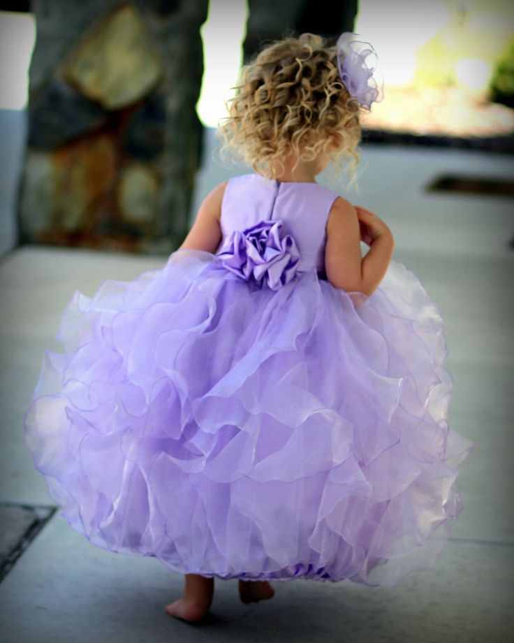 Adorably Soft♡ A Collection of Lavender-Colored Bridesmaid Dressesにて紹介している画像