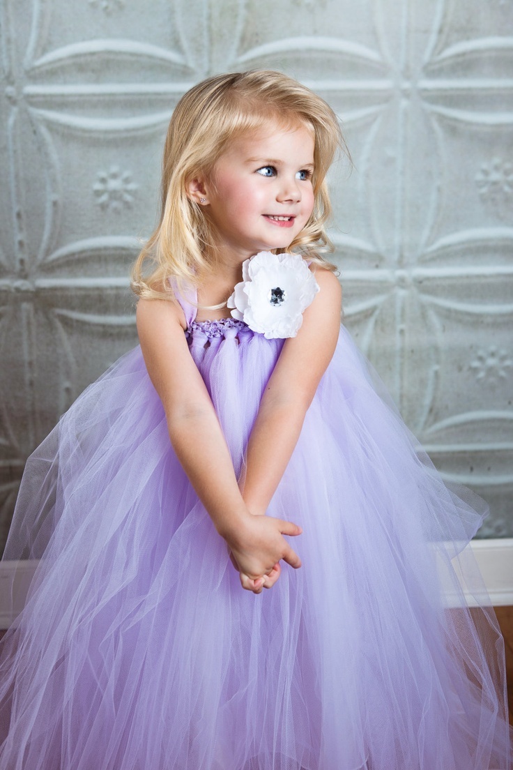 Adorably Soft♡ A Collection of Lavender-Colored Bridesmaid Dressesにて紹介している画像