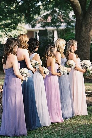 Adorably Soft♡ A Collection of Lavender-Colored Bridesmaid Dressesにて紹介している画像