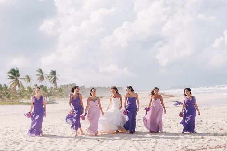 Adorably Soft♡ A Collection of Lavender-Colored Bridesmaid Dressesにて紹介している画像