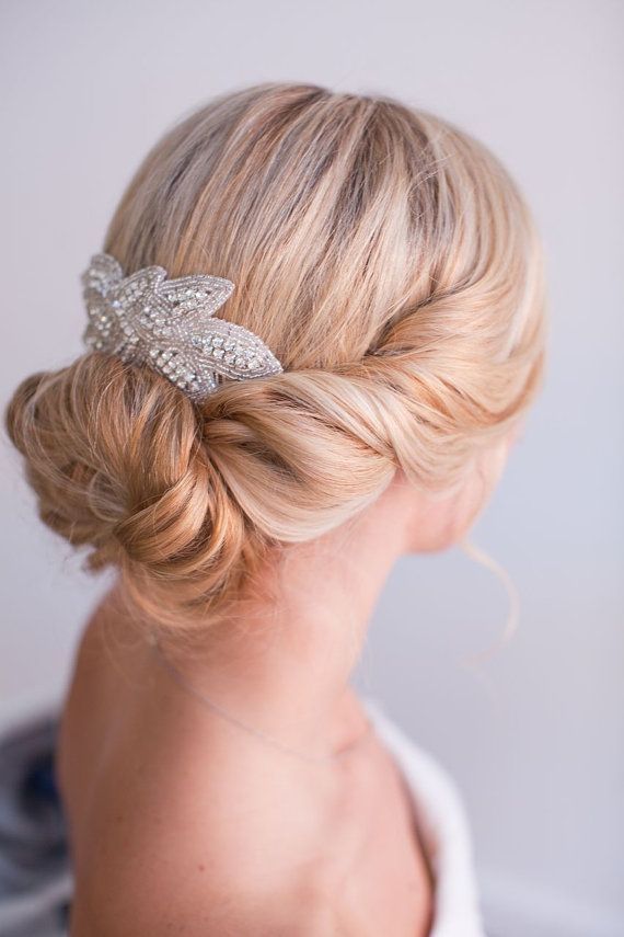 Cute Hairstyle Collection: Adorable Bun and Chignon Styles to Incorporate into Your Everyday Look♡にて紹介している画像