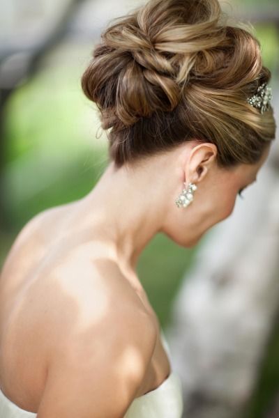 Cute Hairstyle Collection: Adorable Bun and Chignon Styles to Incorporate into Your Everyday Look♡にて紹介している画像