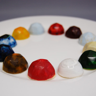 "Gemstone-Inspired Chocolate: A Sparkling Birthstone Treat to Gift!"にて紹介している画像