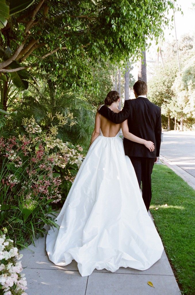 王道シルエット！NY発の人気ブランド『アムサーラ』のウェデングドレスが美しい＊にて紹介している画像