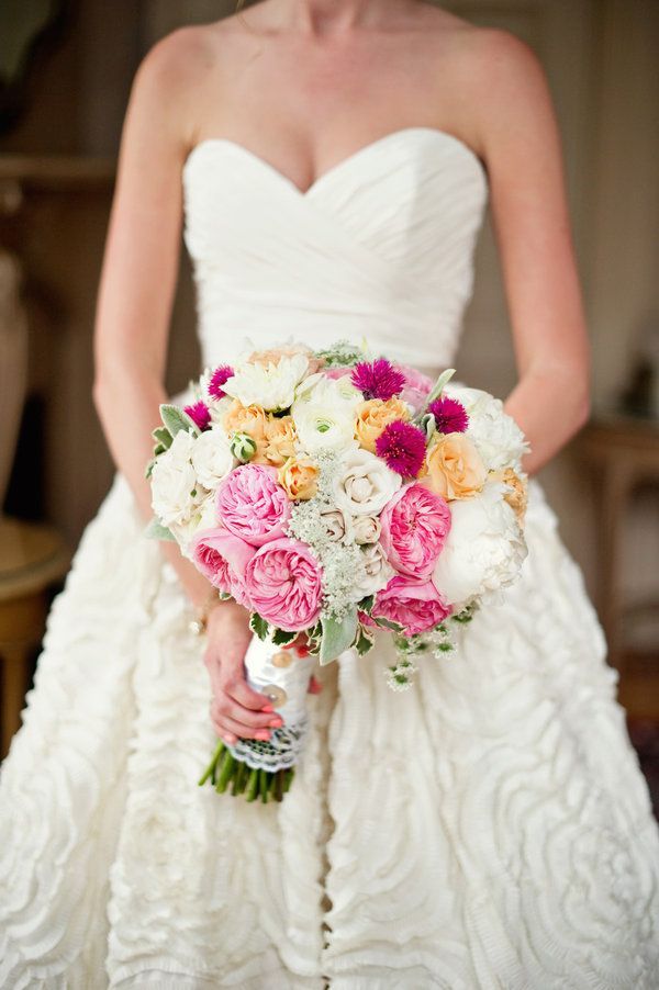 王道シルエット！NY発の人気ブランド『アムサーラ』のウェデングドレスが美しい＊にて紹介している画像