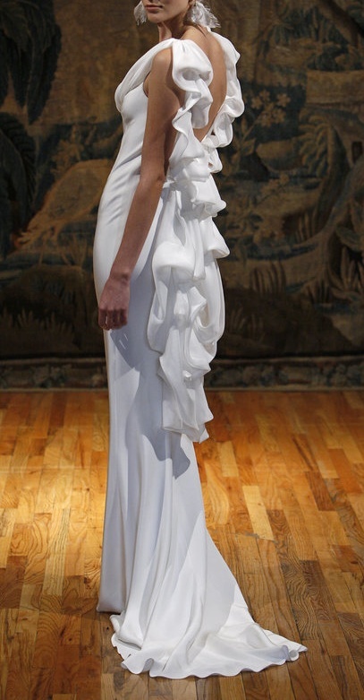 "Fall in Love with the Sexy Cute Wedding Dresses from NY: Elizabeth Fillmore"にて紹介している画像