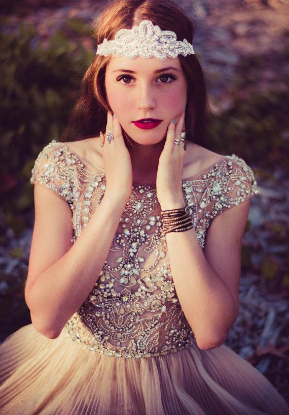 プリンセスオーロラが素敵♡眠れる森の美女をモチーフにしたweddingアイデアをあつめましたにて紹介している画像