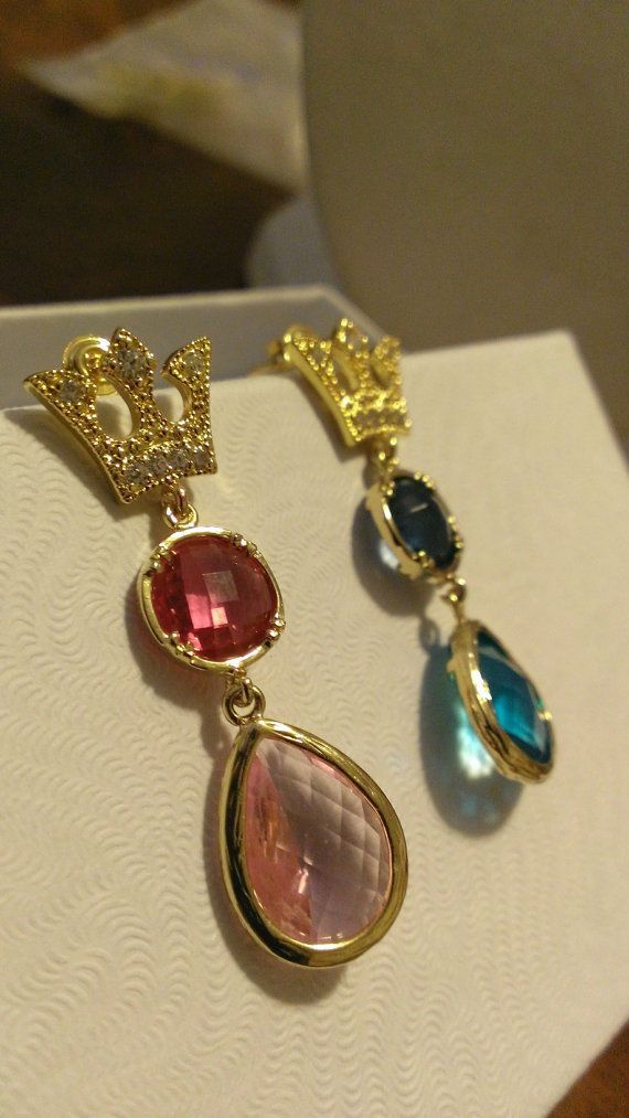 プリンセスオーロラが素敵♡眠れる森の美女をモチーフにしたweddingアイデアをあつめましたにて紹介している画像