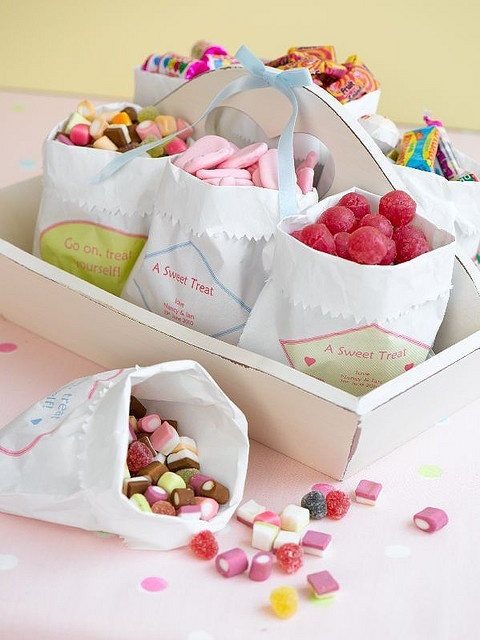ギフトといえばボンボン菓子♡もらってうれしいきゅんとするイメージをあつめましたにて紹介している画像