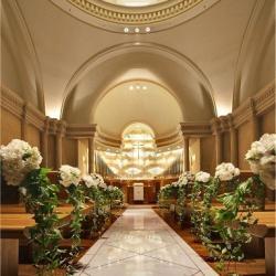 The Perfect Length? ♡ Different Choices for Chapel Trains! Tips for Selecting Your Dress Train ♡にて紹介している画像