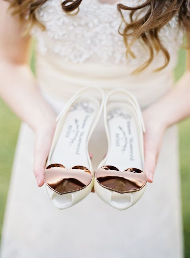 A Dream for International Celebrities! The Gorgeous Wedding Dresses by Vivienne Westwood ♡にて紹介している画像