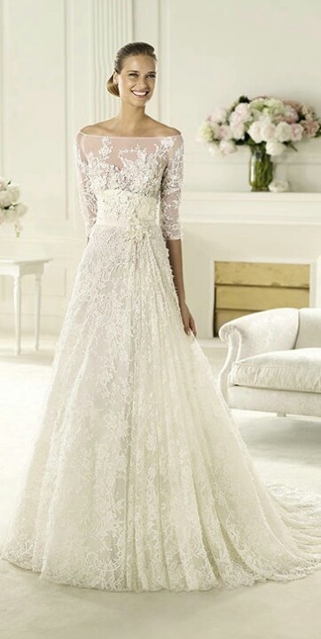 Cinderella Dreams: The Classic and Elegant Wedding Dresses by Elie Saab Favored by Celebrities and Royalty!にて紹介している画像