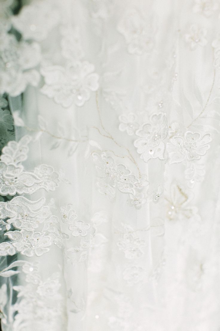 Introducing a Romantic Wedding Held in a Lush Green Forest Park ♡にて紹介している画像