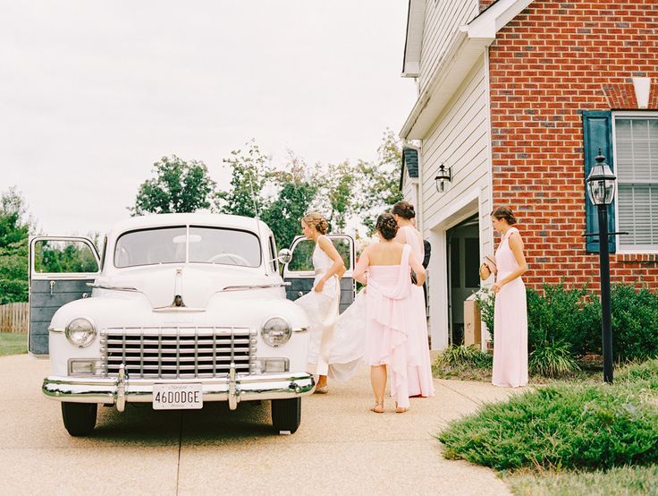 Introducing a Romantic Wedding Held in a Lush Green Forest Park ♡にて紹介している画像