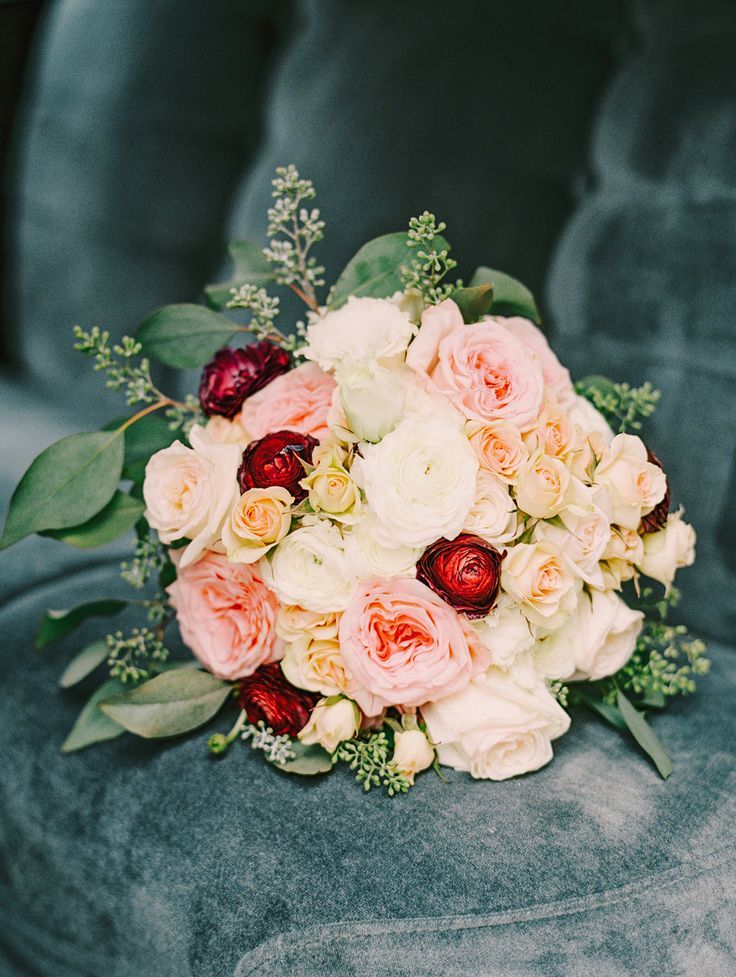 Introducing a Romantic Wedding Held in a Lush Green Forest Park ♡にて紹介している画像