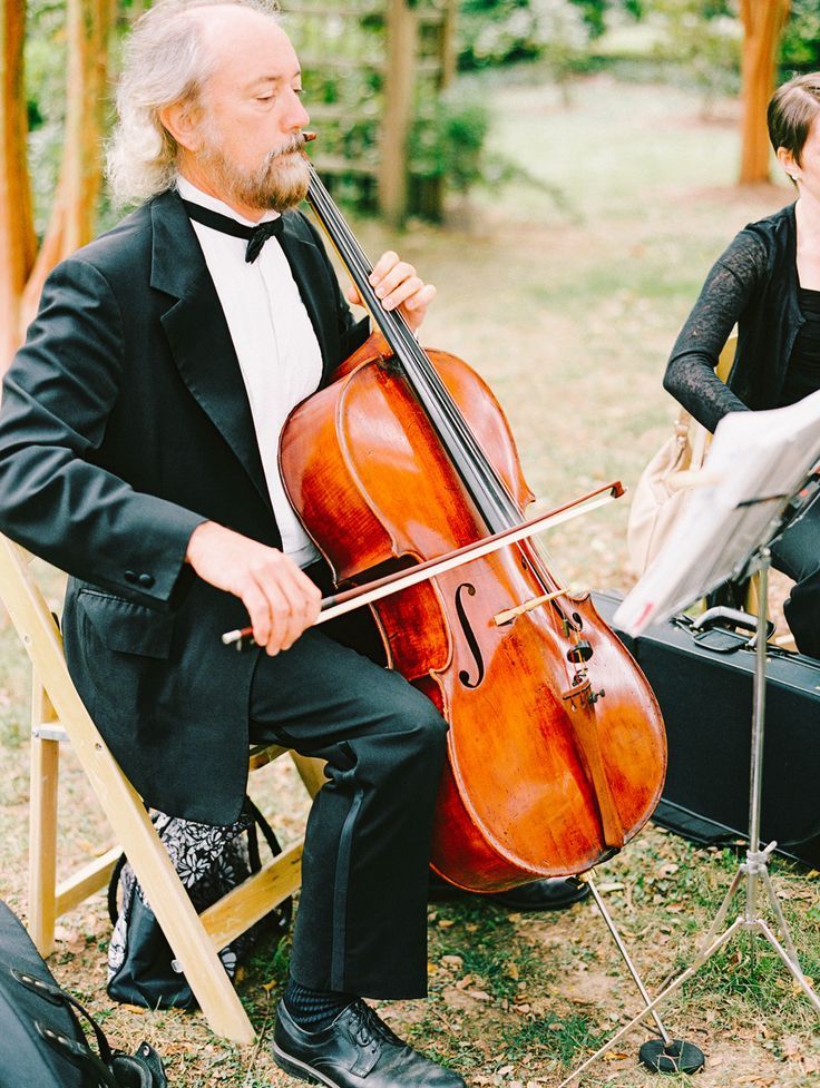 Introducing a Romantic Wedding Held in a Lush Green Forest Park ♡にて紹介している画像