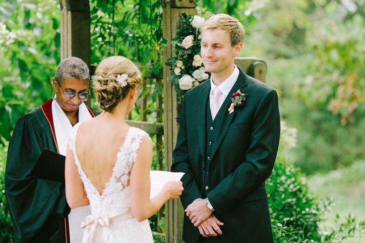 Introducing a Romantic Wedding Held in a Lush Green Forest Park ♡にて紹介している画像