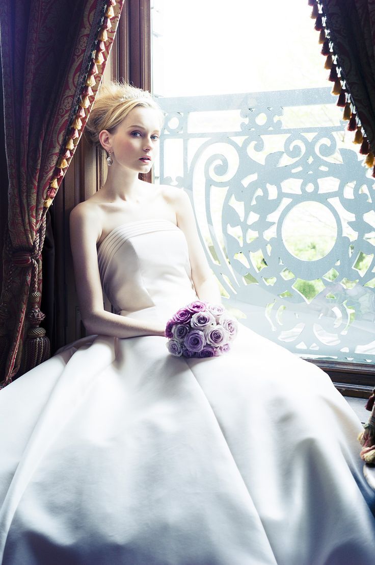 "Creating the Perfect Wedding Style: 4 Timeless Bride Hair Looks by Bang Type"にて紹介している画像