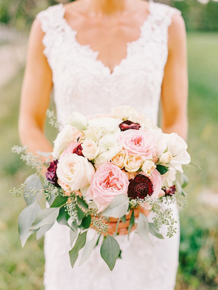 Introducing a Romantic Wedding Held in a Lush Green Forest Park ♡にて紹介している画像