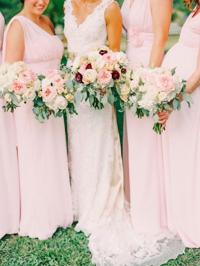 Introducing a Romantic Wedding Held in a Lush Green Forest Park ♡にて紹介している画像