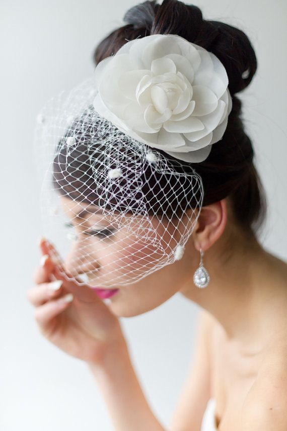 "Charming Polka Dot 'Dot Veil': A Versatile Item for Both Cute and Sexy Looks!"にて紹介している画像