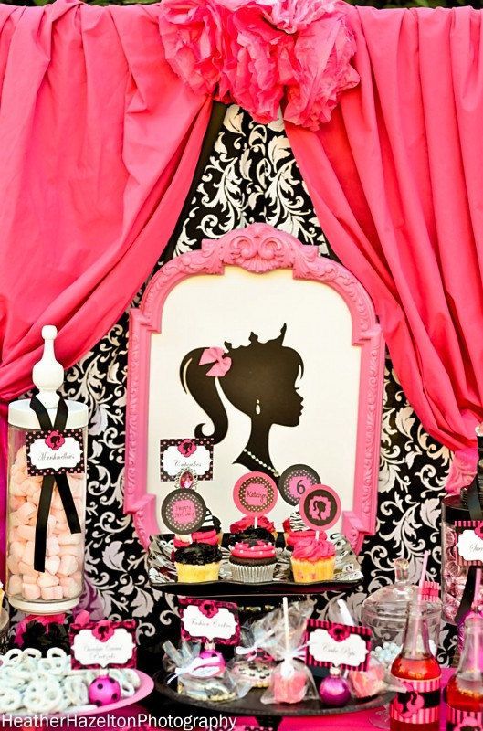 A Dream Come True for Girls Around the World! A Barbie-Themed Sweet Wedding that embodies Every Girl's Ideal♡にて紹介している画像