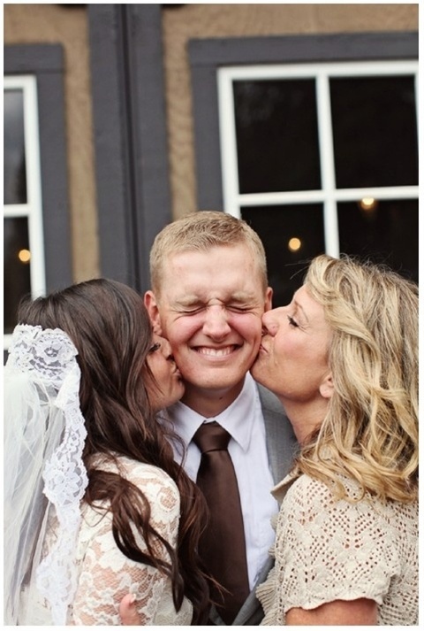 A Wonderful Wedding Photo to Cherish on a Happy Day with Family ♡にて紹介している画像