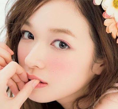 "Unleash Your Allure from the Tips of Your Fingers ♡ Do You Know About the Trendy 'Chic Nails' That Became Popular on Instagram in 2015?"にて紹介している画像