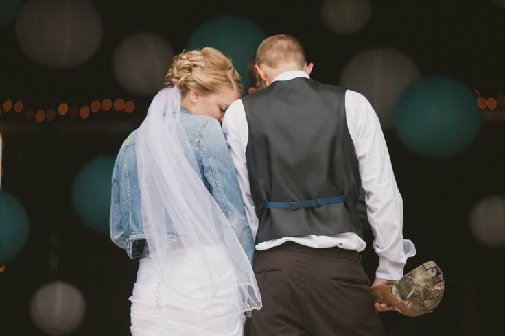 最高の甘辛MIX♡ウェディングドレス×デニムジャケットの可愛い花嫁ファッションCollectionにて紹介している画像