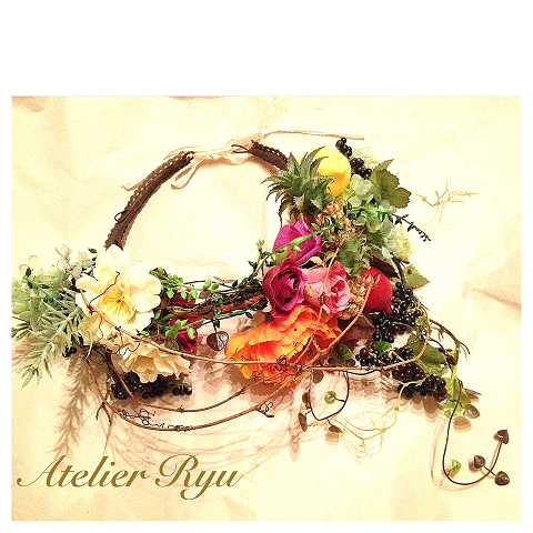 夏にぴったりな、果物たっぷり花冠！可愛すぎる『フルーツ冠』って知ってる？にて紹介している画像