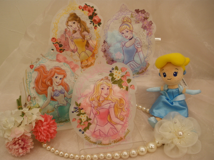 "Adorable Gem and Princess Bath Fizzies Now Available at Gift Shop 'HYACCA' ♩"にて紹介している画像