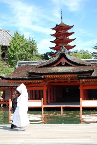 The Resurgence of Shinto Weddings: A Collection of Famous Shrines for a Touching Ceremony ♩にて紹介している画像