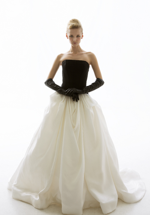 行かなきゃ損♡海外の一流ブランドを集めたウェディングドレスのセレクトショップ『bittersweet』特集♡にて紹介している画像