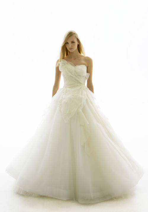 行かなきゃ損♡海外の一流ブランドを集めたウェディングドレスのセレクトショップ『bittersweet』特集♡にて紹介している画像