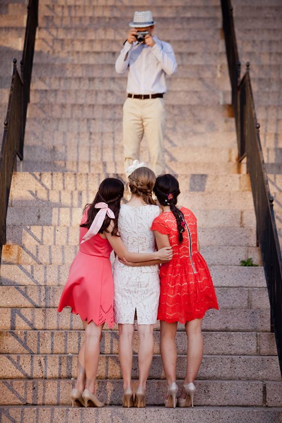 Romantic Red-Themed Bridesmaid Fashion ♡にて紹介している画像