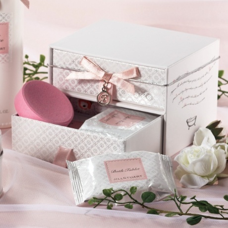 4000円以下で買える♡『JILL STUART』の可愛すぎる引き出物カタログ♩にて紹介している画像