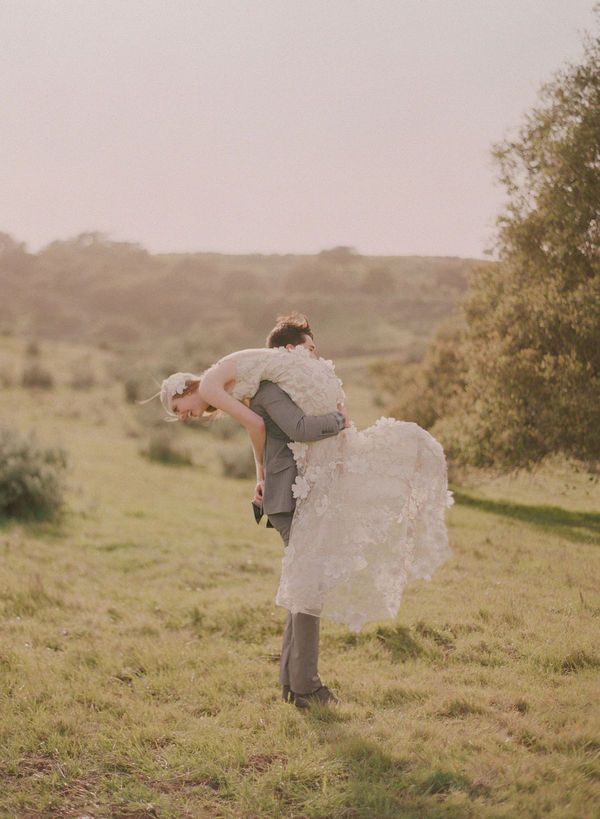 Adorable Softness: Falling in Love with 'Emushool' 's Relaxed Flower Fabric Accessories♡にて紹介している画像