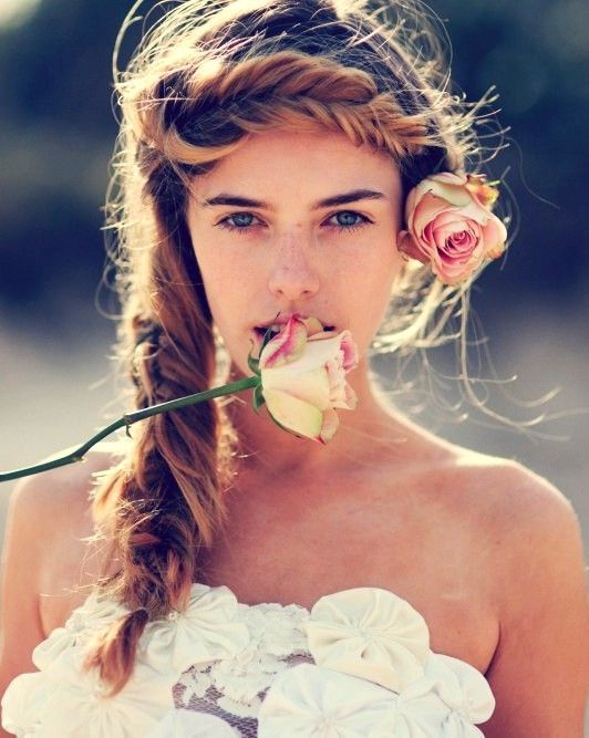 Adorable Softness: Falling in Love with 'Emushool' 's Relaxed Flower Fabric Accessories♡にて紹介している画像