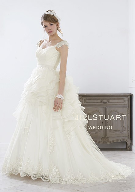 "Simply Princess: A Collection of Adorable Dress Brands with Princess Lines"にて紹介している画像