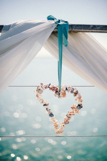 Ariel's World: Wonderful Wedding Ideas Inspired by The Little Mermaidにて紹介している画像