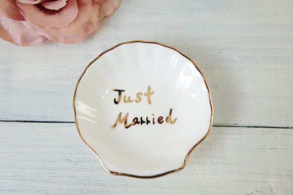 "Just Married" Items You'll Want to Use After Tying the Knot: Cute Ways to Showcase Your Love as Newlyweds!にて紹介している画像