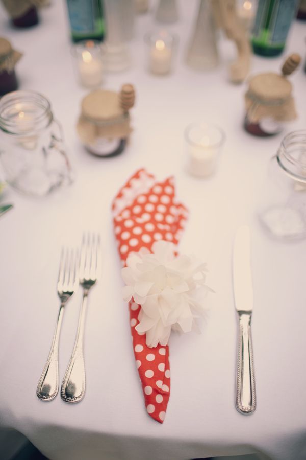 Adorably Feminine: Get Enchanted by Polka Dot Table Decor!♡にて紹介している画像