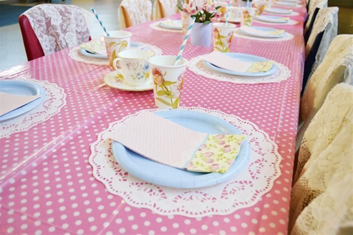 Adorably Feminine: Get Enchanted by Polka Dot Table Decor!♡にて紹介している画像