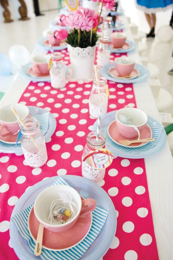 Adorably Feminine: Get Enchanted by Polka Dot Table Decor!♡にて紹介している画像